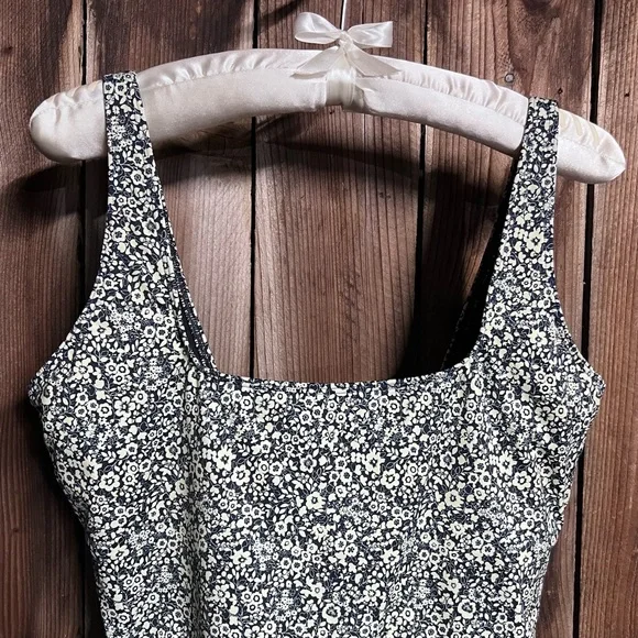 Everlane Square Neck Blue & White Floral Feminine Boho One Piece Swimsuit Sz L - Picture 5 of 16